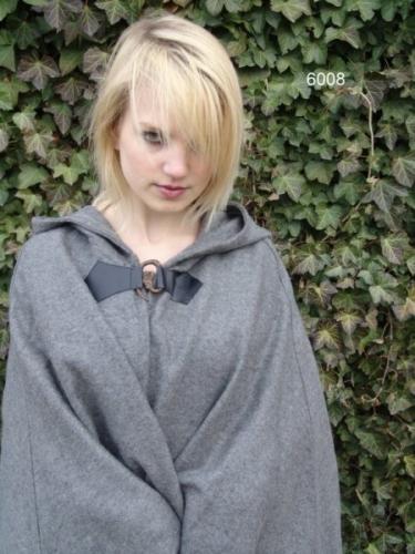 LEONARDO CARBONE Umhang aus Wolle mit Metallschlie�e - Gr��e: Einheitsgr��e - Farbe: hellgrau