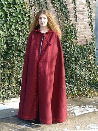 LEONARDO CARBONE Umhang aus Wolle mit langer Kapuze und Stickerei - Farbe: weinrot - Gr��e: Einheitsgr��e