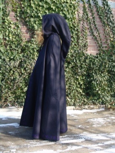 LEONARDO CARBONE Umhang aus Wolle mit langer Kapuze und Stickerei - Farbe: dunkelblau - Gr��e: Einheitsgr��e