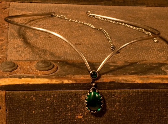 LAZELL HISTORIC Tiara Tr�ne der Erkenntnis - Farbe: gr�n