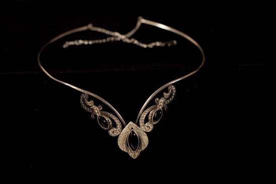 LAZELL HISTORIC Tiara Gttin der Erhabenheit - Farbe: schwarz