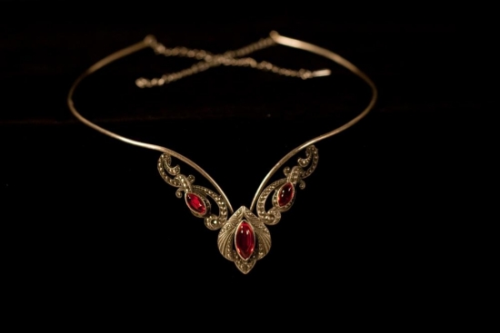 LAZELL HISTORIC Tiara G�ttin der Erhabenheit - Farbe: rot