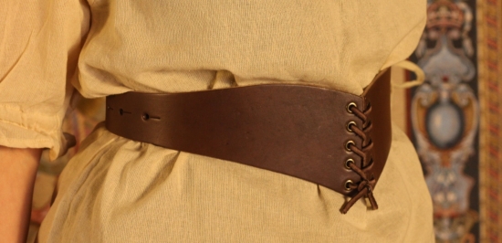 PERA PERIS Miedergrtel aus Leder - Farbe: dunkelbraun