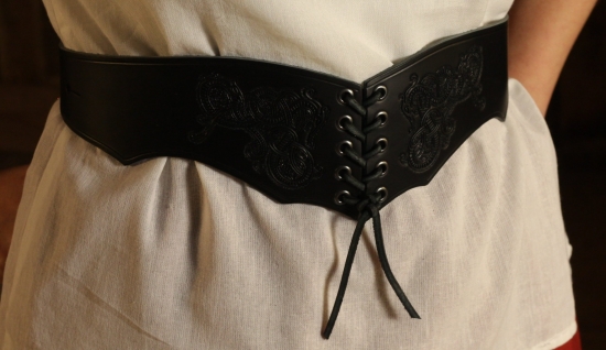 PERA PERIS Miedergrtel aus Leder mit Prgungen - Farbe: schwarz