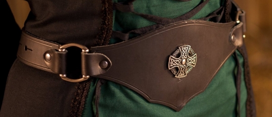 PERA PERIS Miedergrtel mit Zierniete Keltenkreuz - Farbe: schwarz