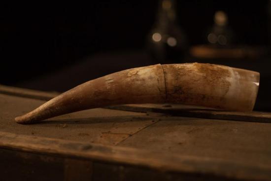 WUTSCHKA KUNSTHANDWERK Trinkhorn 0,4L au�en naturbelassen