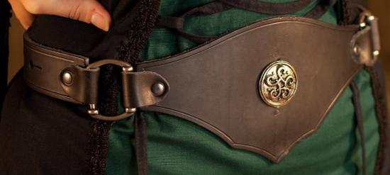 PERA PERIS Miedergrtel mit keltischer Niete - Farbe: schwarz