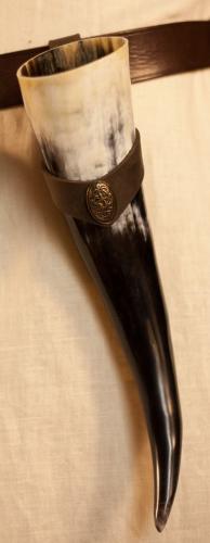 PERA PERIS Trinkhorn mit Halter Keltischer Drache ca. 300ml