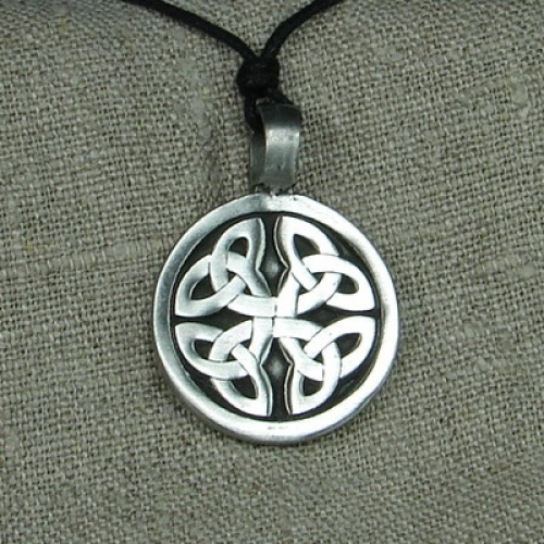 MEGALITH Zinnanh�nger Triskele