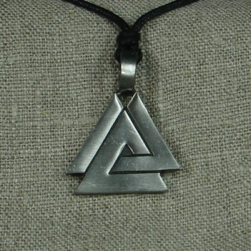 MEGALITH Zinnanh�nger Walknut / Triple Triangles