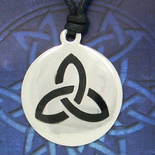 MEGALITH Zinnanhnger Triquetta