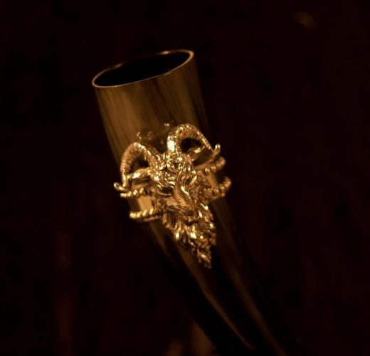 WUTSCHKA KUNSTHANDWERK Trinkhorn Widderkopf