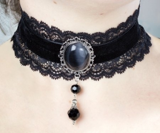 ECHT SCHMUCK DESIGN Halsschmuck Spitze und Samt