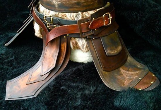 BLACK RAVEN ARMOURY LARP Beintaschen Schildmaid - Gr��e: S - Farbe: saddle tan