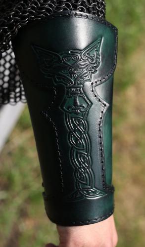 BLACK RAVEN ARMOURY LARP Armschienen Vendel - Gre: S/M - Farbe: grn