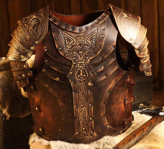 BLACK RAVEN ARMOURY LARP Set Lederr�stung und Schulterr�stung - Gr��e: S - Farbe: rot