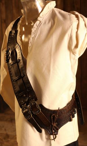 FAUN FORGE Leder-Bandolier fr Rechtshnder - Farbe: dunkelbraun