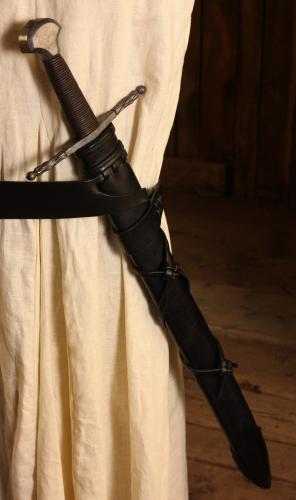 WYVERN Lederschwertscheide fr Kurzschwert 77cm, schwarz