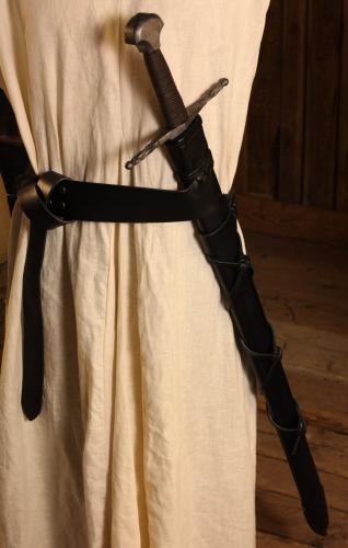 WYVERN Lederschwertscheide f�r Langschwert 90cm, schwarz