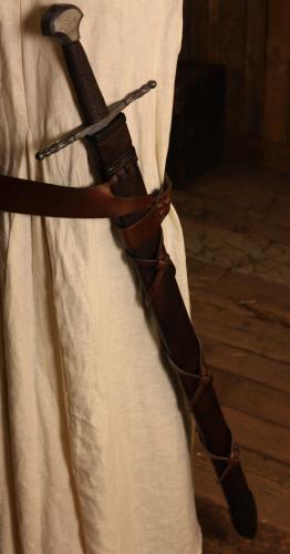 WYVERN Lederschwertscheide f�r Langschwert 102cm, braun