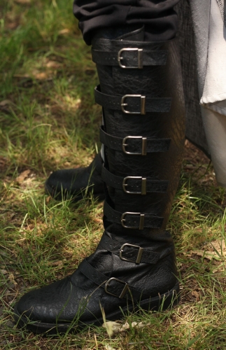 ALTERNATIVE FOOTWEAR Schwarze Mittelalterstiefel - Schuhgre: 43-44