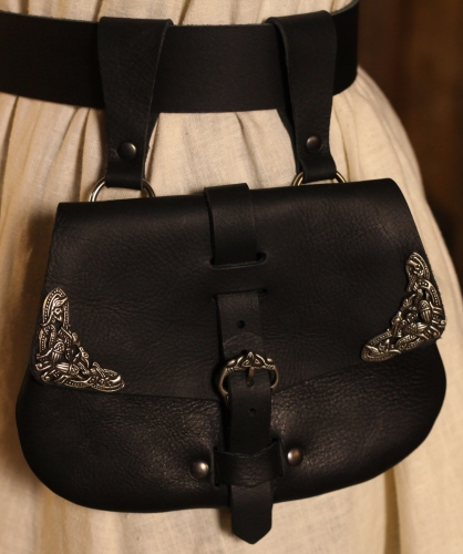 PERA PERIS Verzierte frhmittelalterliche Grteltasche - Farbe: schwarz