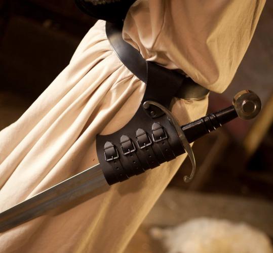 PERA PERIS Schwerthalter mit Schnallen fr Linkshnder - Farbe: dunkelbraun