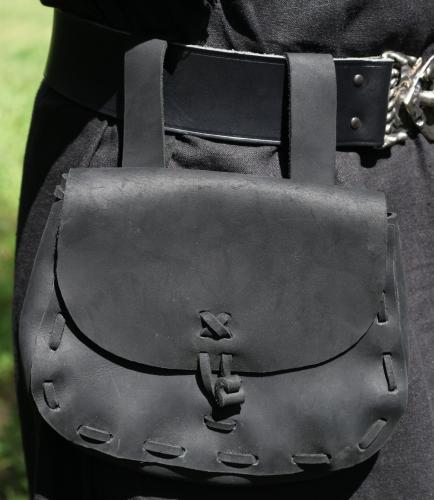 ERZFEINDCOM Schwarze Mittelalterliche Ledertasche.