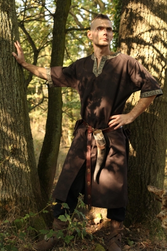 LEONARDO CARBONE Kurzarm-Tunika mit Bordre - Gre: S - Farbe: dunkelbraun