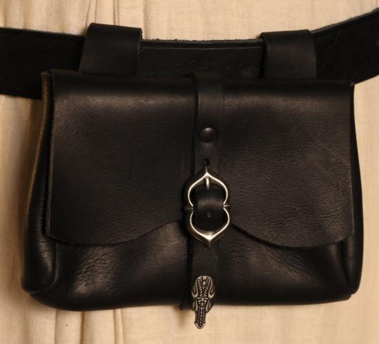 ERZFEINDCOM Schwarze mittelalterliche Ledertasche Nidhogg