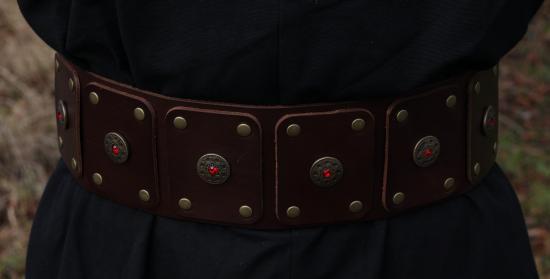 STICKMASCHINE Breitgrtel aus Leder, 10cm, mit Ziernieten - Farbe: dunkelbraun - Gre: XXXL
