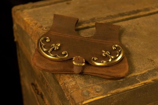 PERA PERIS Mittelalterliche Nierentasche mit Beschlag - Farbe: schwarz