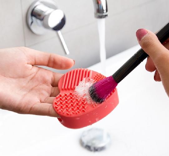 InnovaGoods Heart Make-up Pinsel und Reiniger