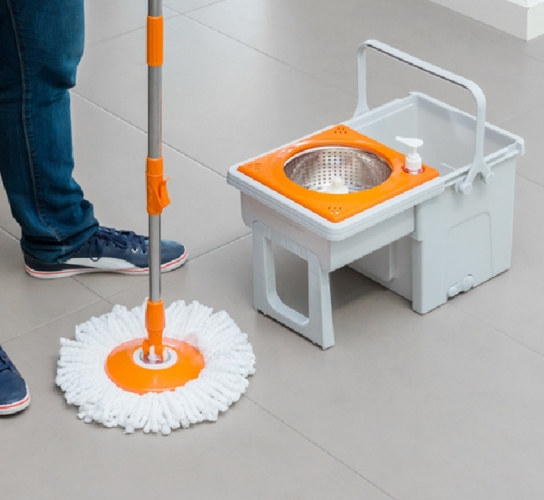 InnovaGoods Kong Mop Easy Drehbarer Mop mit Eimer