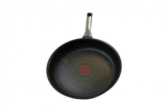 Tefal Excellence Pfanne Schwarz, Induktion 26 cm, Pfanne mit kratzfester Antihaft-Beschichtung, Thermo-Signal bei idealer Brattemperatur, fr alle Herdarten geeignet